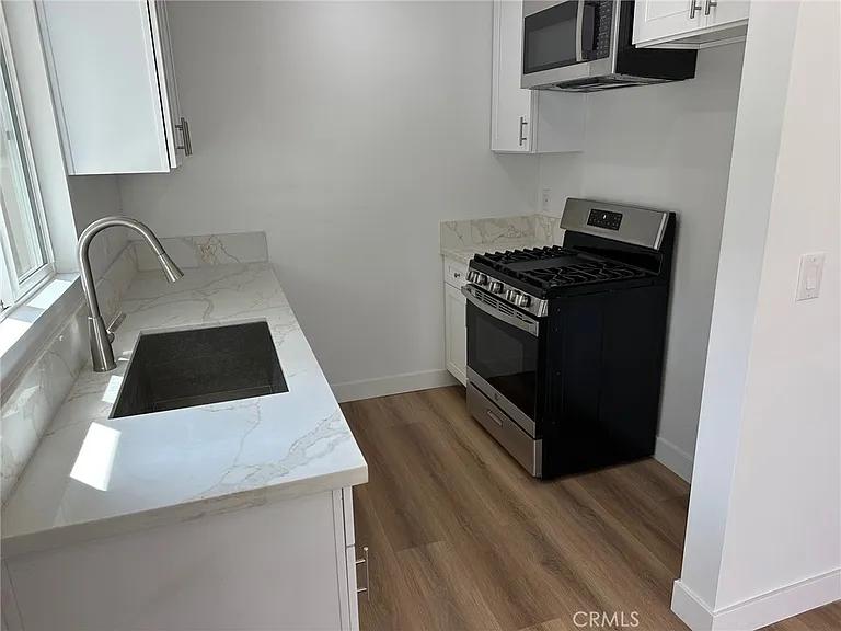 619 S Brand Blvd #A — Photo 8