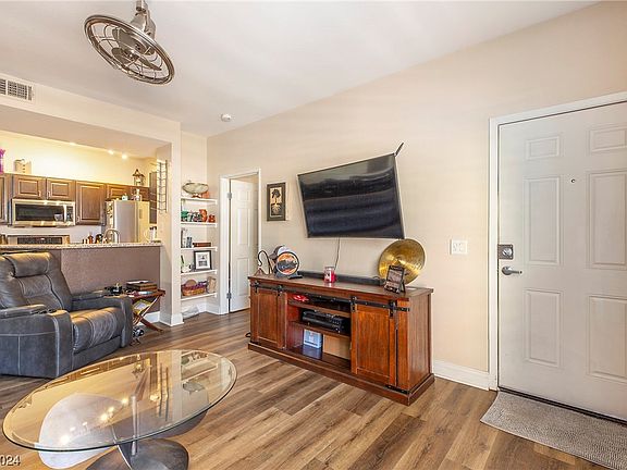 4th image of 5138 S Jones Blvd Unit 105