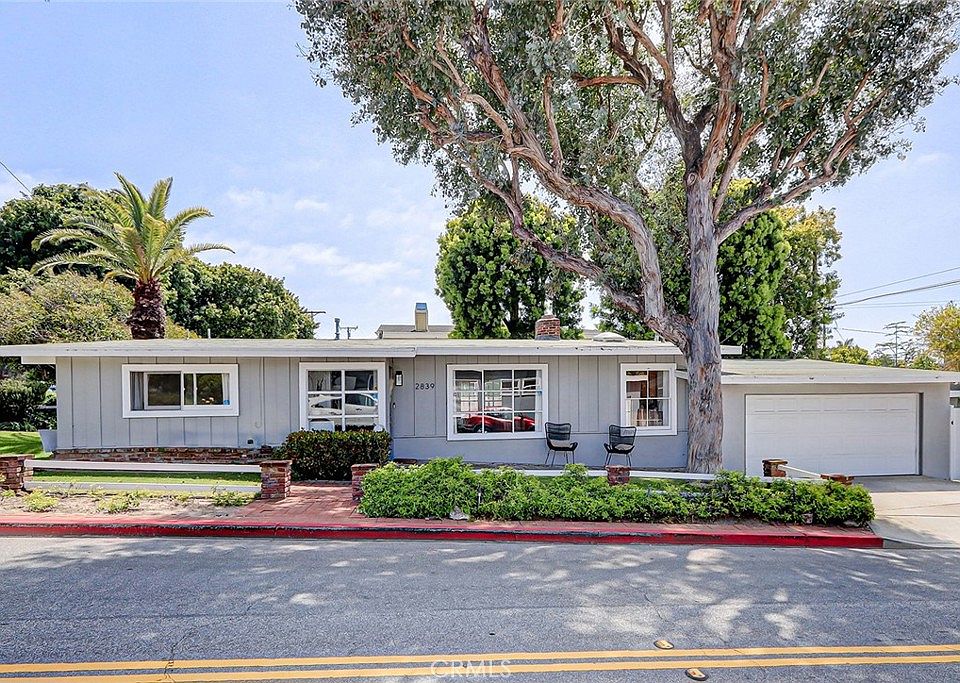 1st image of 2839 N Valley Dr