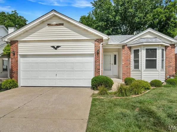 950 Du Pre Cir, Saint Peters, MO 63376