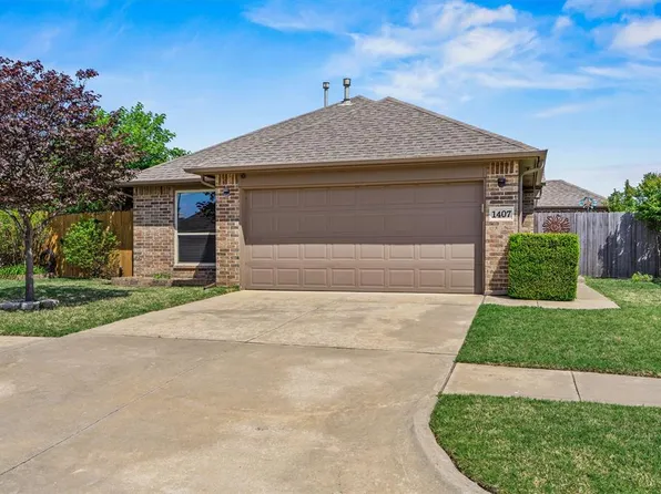 1407 SW 25th St, Moore, OK 73170