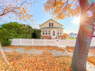 402 4th Ave E, Williston, ND 58801