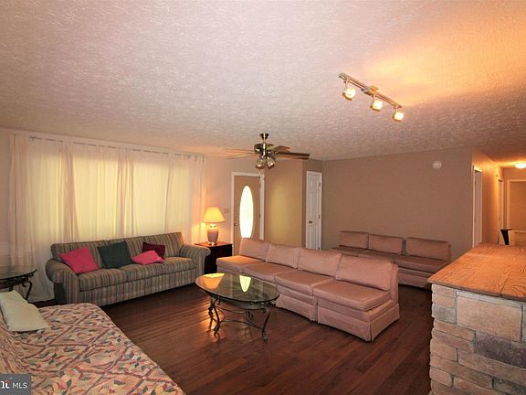 5th image of 189 Aster Dr