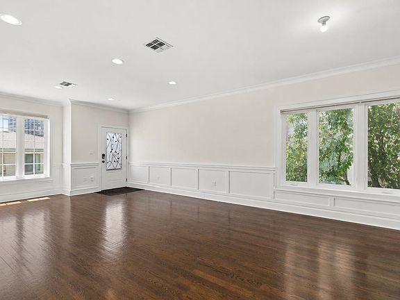 5th image of 1627 John St #A