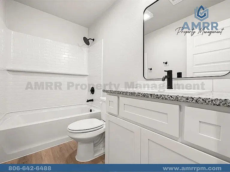 2304 Abbeville Ave — Photo 2