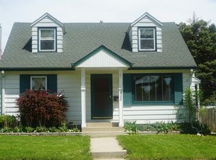 3320 N 83rd St, Milwaukee, WI 53222