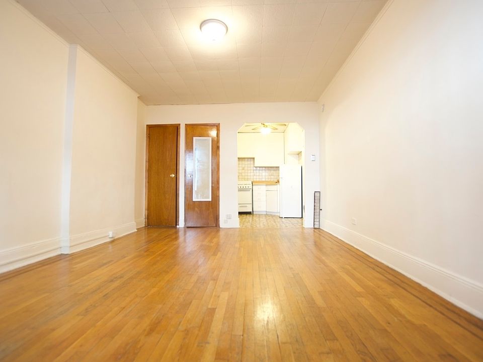 2nd image of 120 W 75th St APT 1B