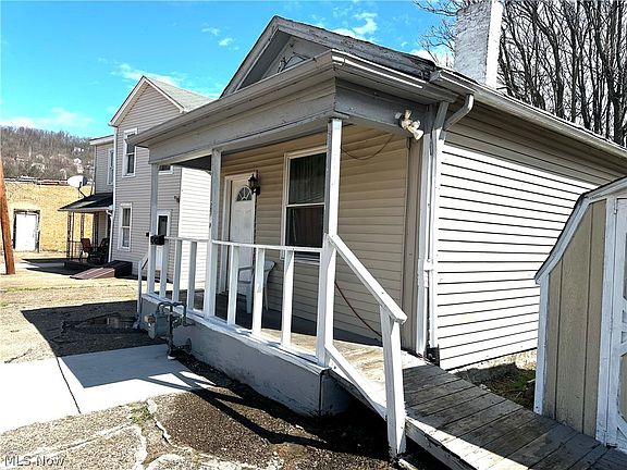 3rd image of 708 Jackson St