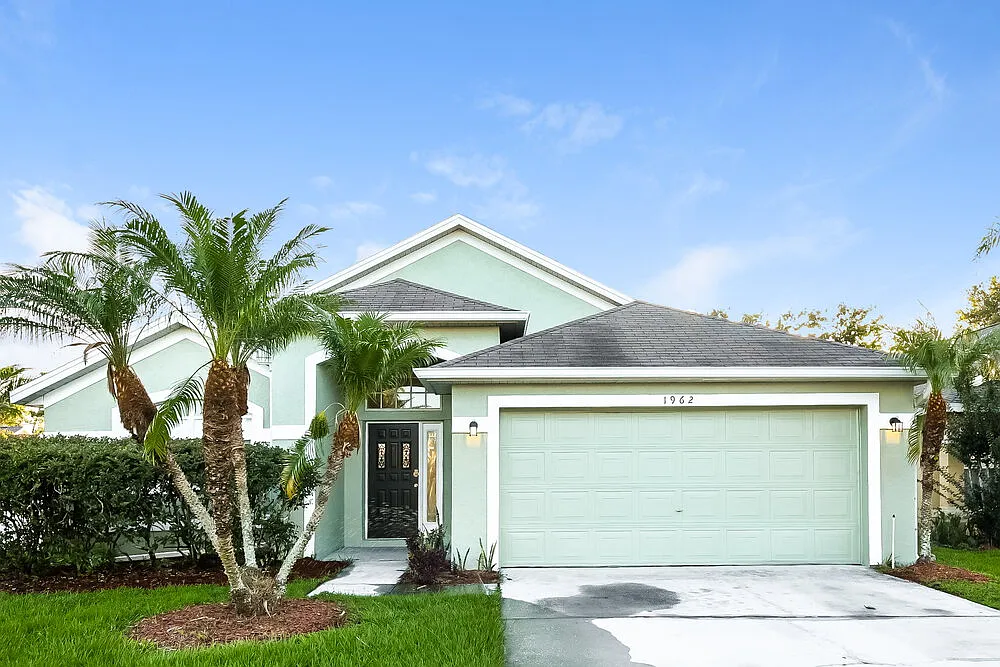 3 bed, 2.0 bath, 1644 sqft, $2,530 — Photo 1
