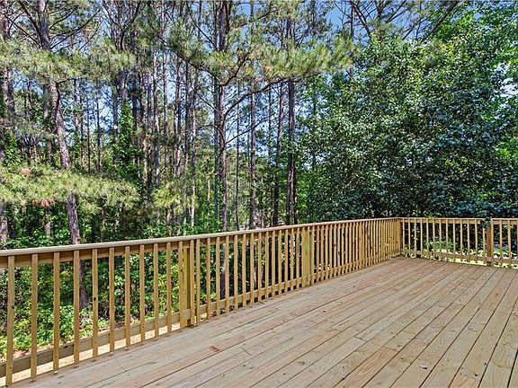 5th image of 178 Hunters Mill Dr