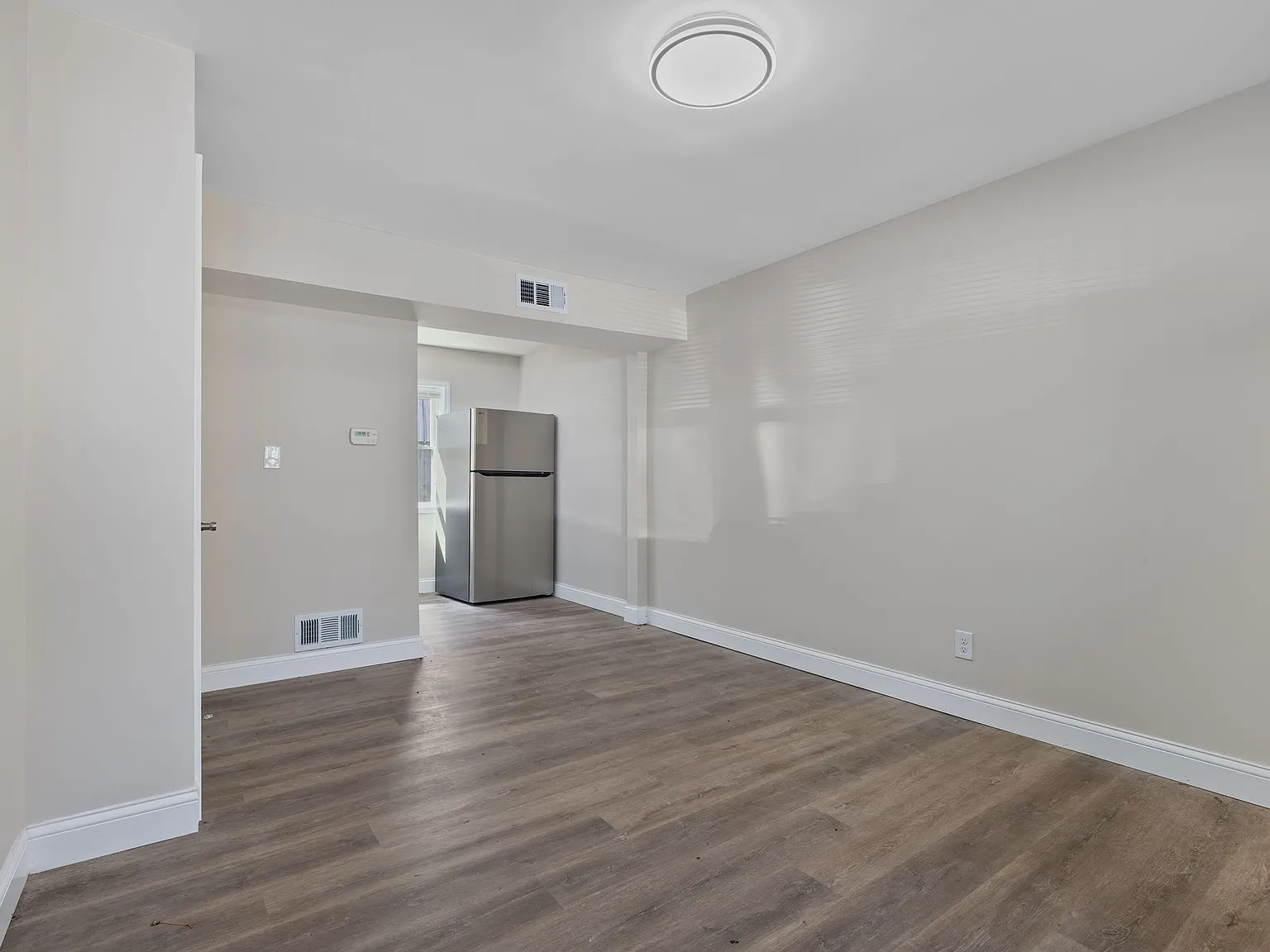 2 bed, 1100 sqft, $1,100 — Photo 4