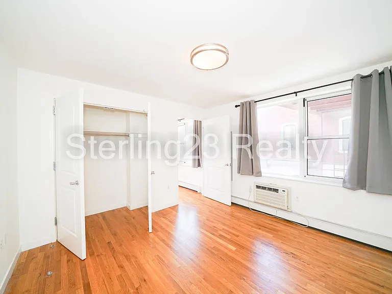 2550 Crescent St #2C — Photo 10