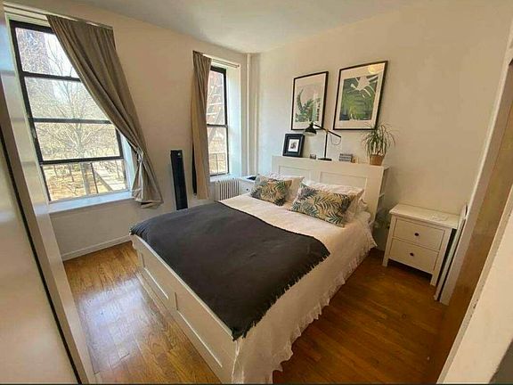4th image of 300 E 91st St #4S