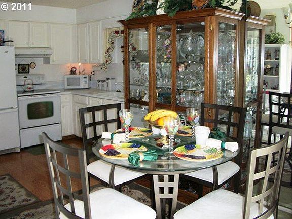 4th image of 1400 SE Lava Dr 7 #7
