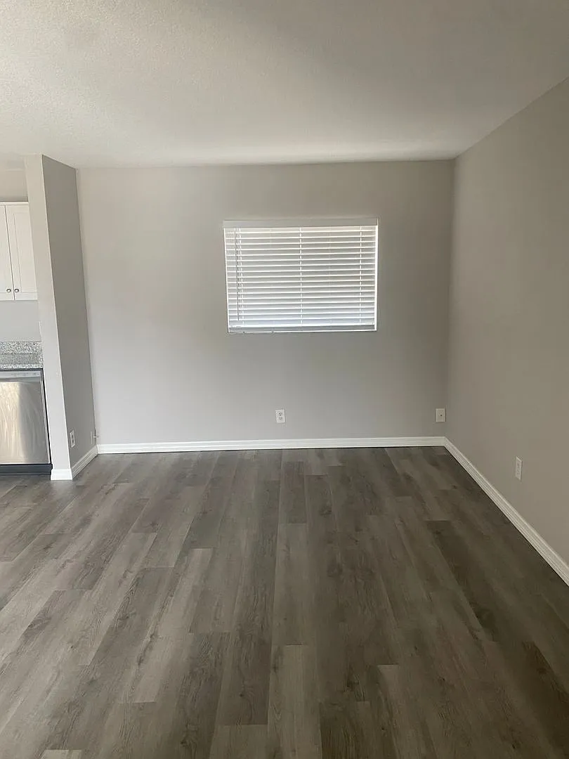 Lovely 2/1 apartment : Second Floor $1 on a first Month's rent with approved credit — Photo 2