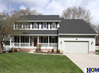 4720 Larkwood Rd, Lincoln, NE 68516