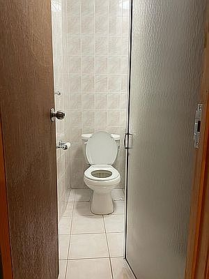 4th image of 517 E 83rd St APT 3R
