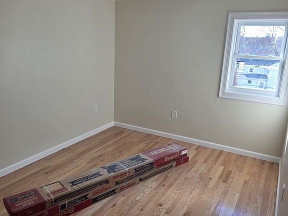 4th image of 40 Arlington Ave #1L