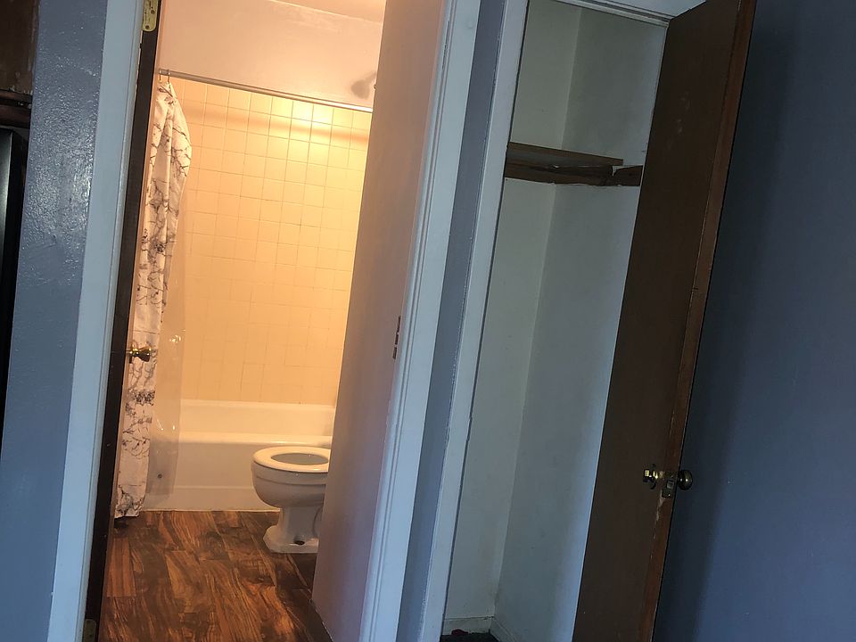 1st image of 654 Stryker Ave #1