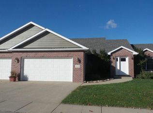 1914 Spyglass Hill Dr, Brookings, SD 57006