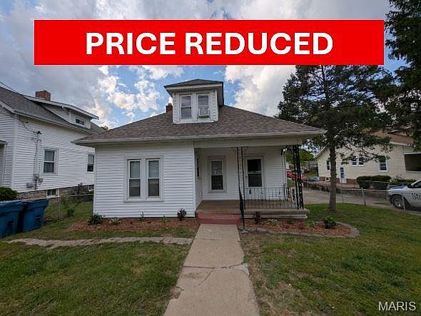 1st image of 208 W Elm St