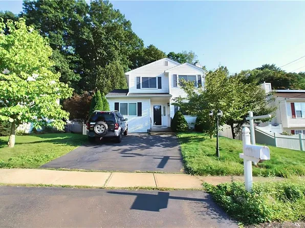 20 Pondview Terrace, East Haven, CT 06512