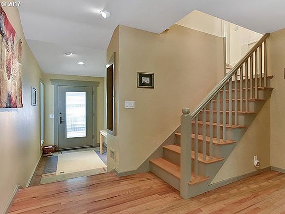 3rd image of 1532 SE Eton Ln