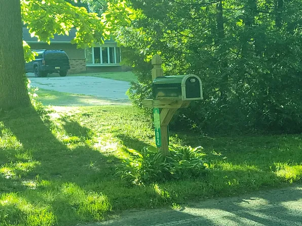 53702 Glenwood Rd, Dowagiac, MI 49047