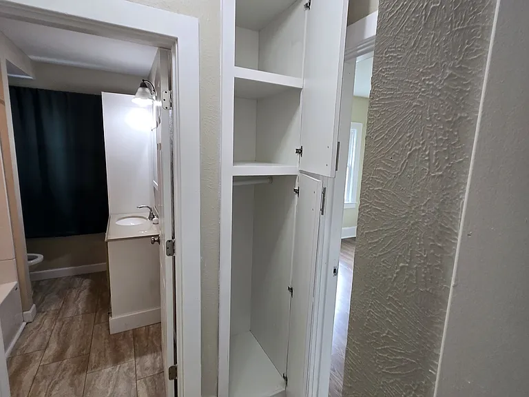 4024 Willys Pkwy — Photo 18