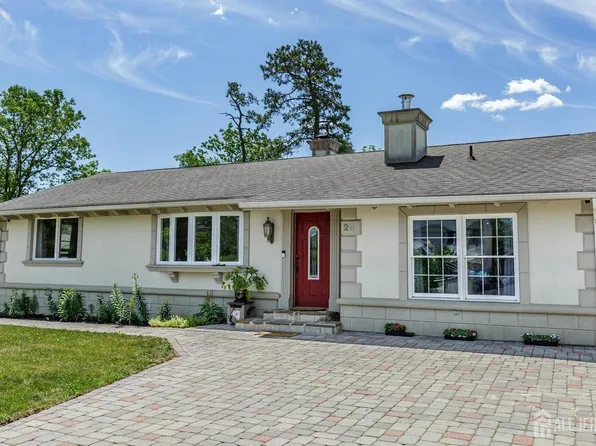 26 Cherokee Dr, Browns Mills, NJ 08015