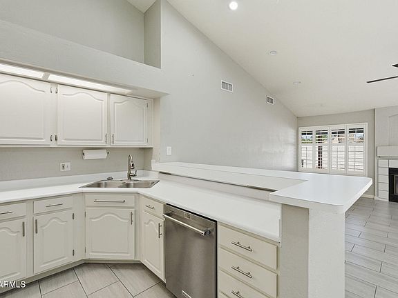 4th image of 5244 E HANNIBAL Street