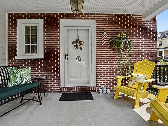 4th image of 205 Phillips Mill Ln #205