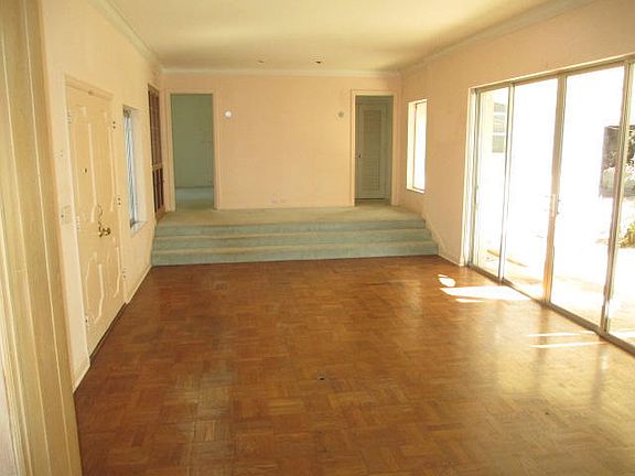 4th image of 904 34th St