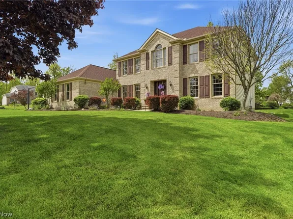 9936 Tamarack Trl, Brecksville, OH 44141