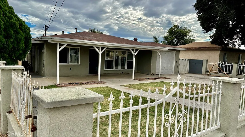3 bed, 1122 sqft, $2,800 — Photo 1
