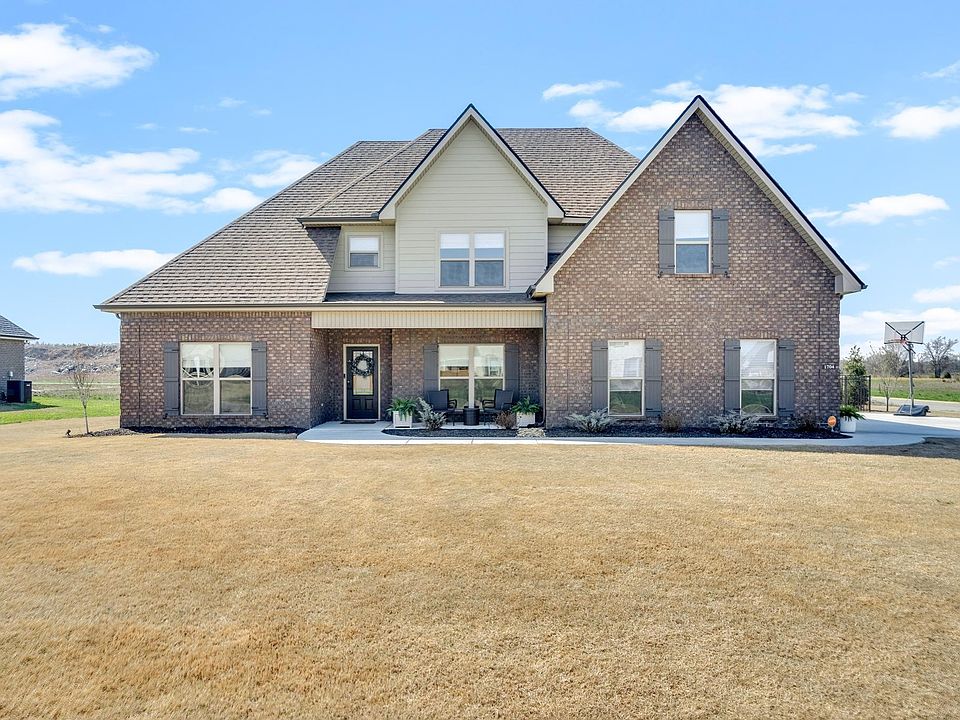 1st image of 1704 Dayflower Dr