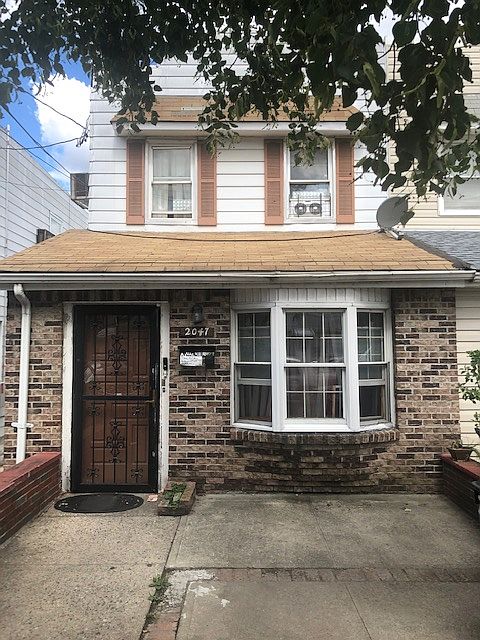 1st image of 2047 E 55th St