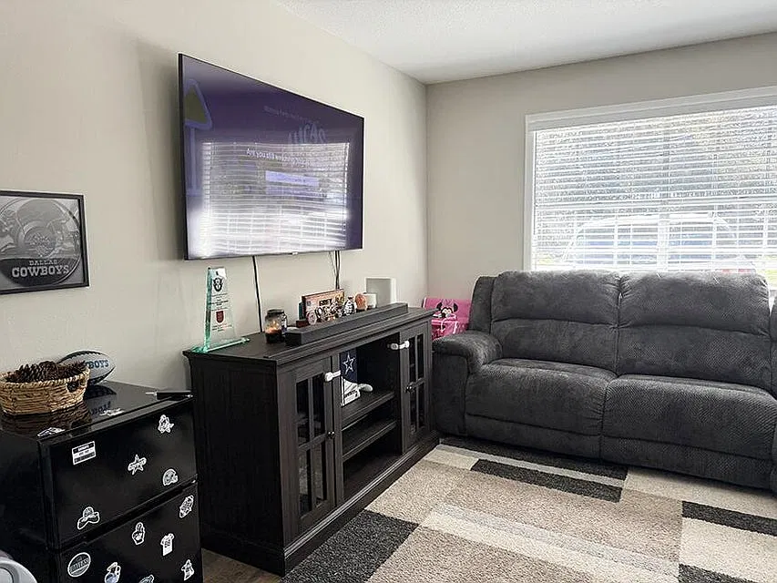 2937 Sholtz Avenue — Photo 4