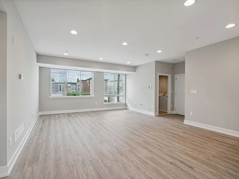 2612 Annin St #3 — Photo 7