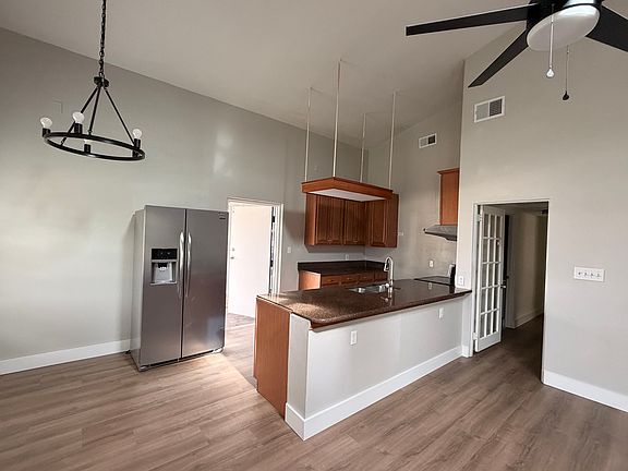 2nd image of 2811 E Michigan St