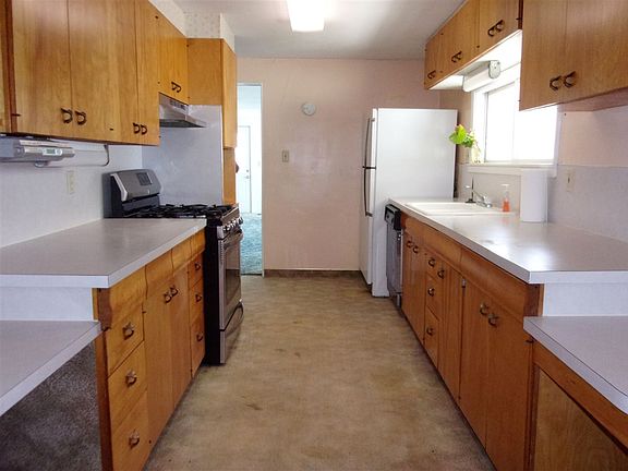 5th image of 302 S Ames Ave