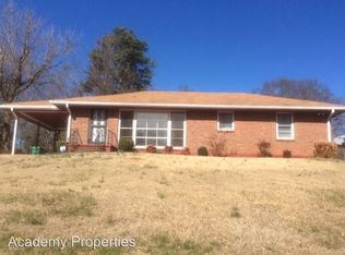 2880 Laguna Dr, Decatur, GA 30032