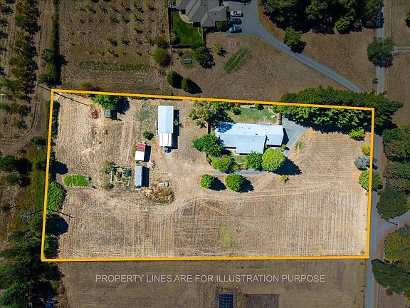 3rd image of 82 Redbud Ln