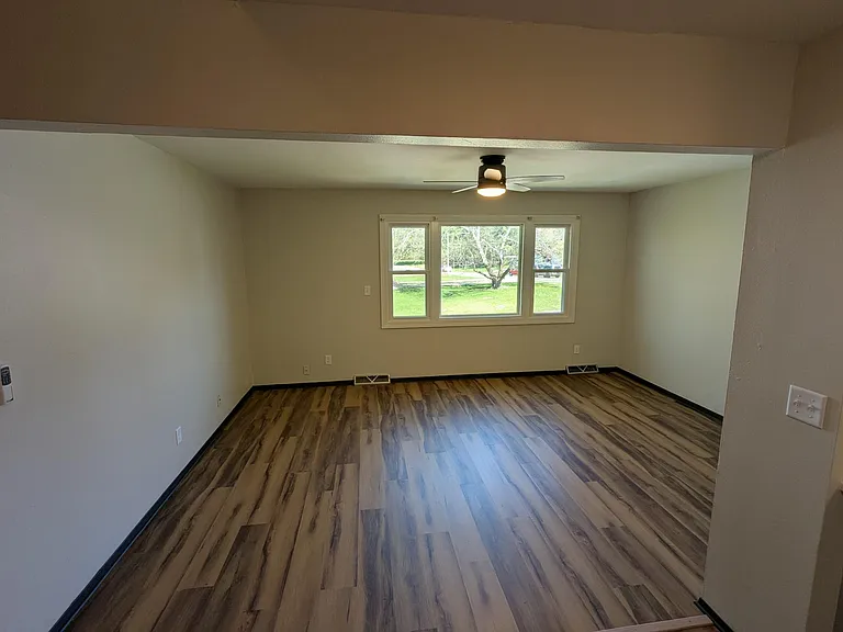 645 Easton Pkwy — Photo 12