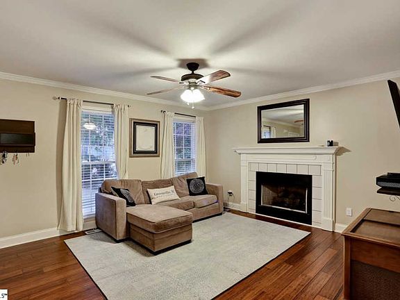 5th image of 7 Dearsley Ct