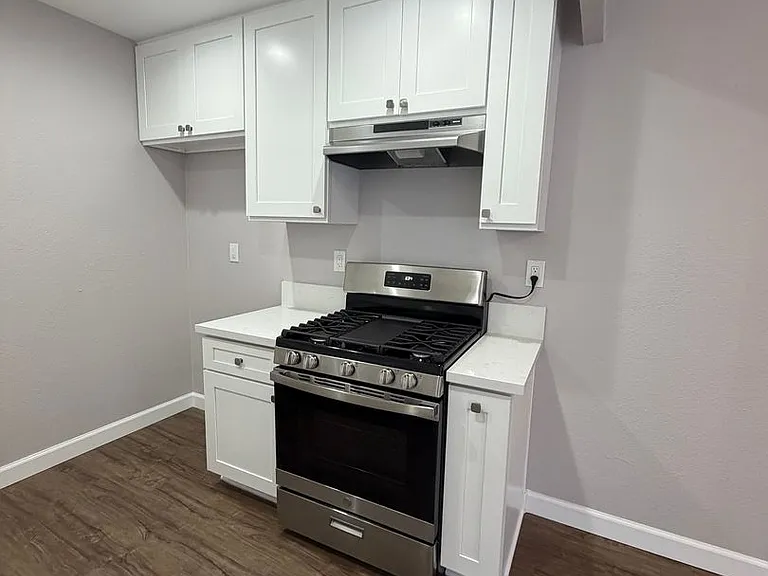5916 Burnham Ave — Photo 7