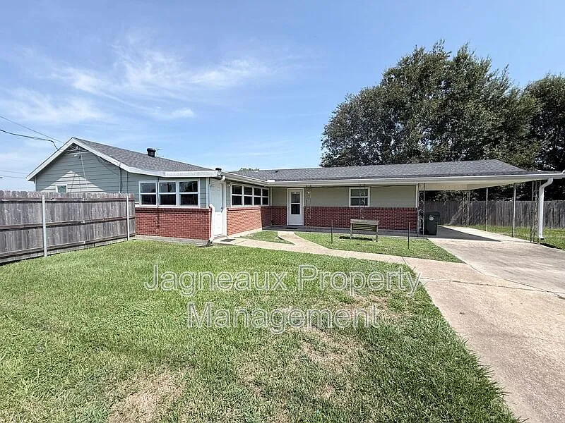 3 bed, 2.0 bath, 1650 sqft, $1,500 — Photo 4