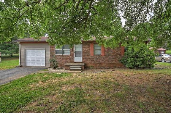 2nd image of 304 Peach Blossom Ct