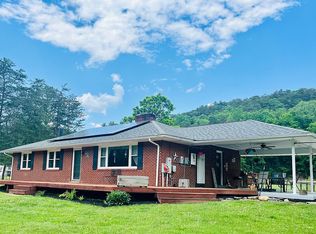 3203 Douthat Rd, Clifton Forge, VA 24422
