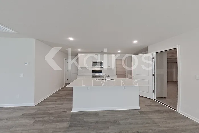 134 Inez Ave — Photo 5